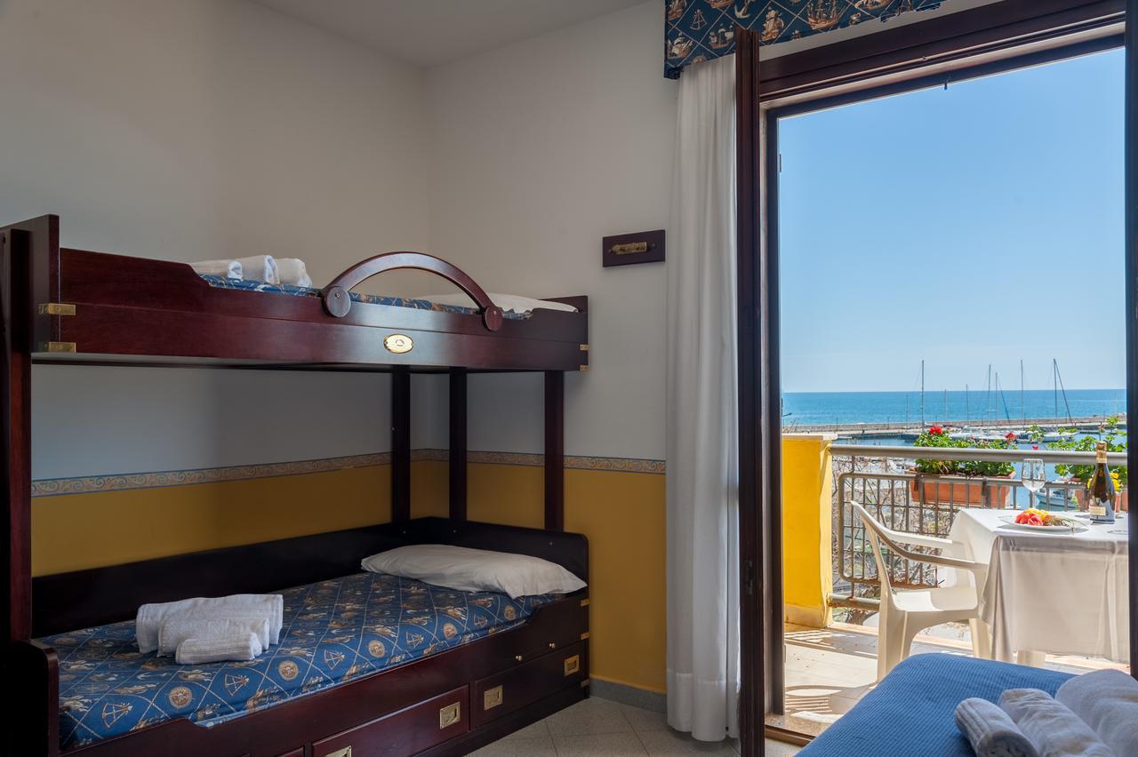 Hotel Il Porto Casal Velino Exterior foto